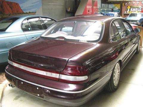 Holden (Холден)Caprice 2 поколение седан 5.7 AT 1998–н. в.