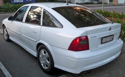 Holden (Холден)Vectra Bхетчбэк 2.0 MT 1997–2003