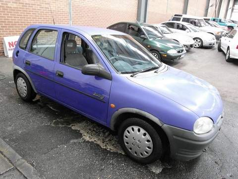 Holden (Холден)Barina 3 поколение хетчбэк 1.4 AT 1997–2000