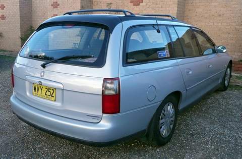 Holden (Холден)Commodore 3 поколение универсал 3.8 MT 1993–1997