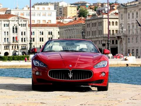 Maserati (Мазерати)GranCabrio 1 поколение Sport кабриолет 2-дв. 4.7 AT Базовая 2011–н. в.