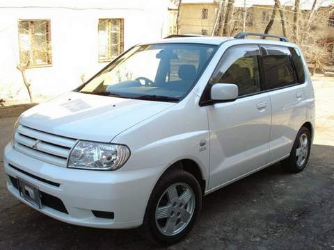 Mitsubishi (Митсубиси)Dingo 1 поколение минивэн 1.5 AT 4WD 2000–н. в.