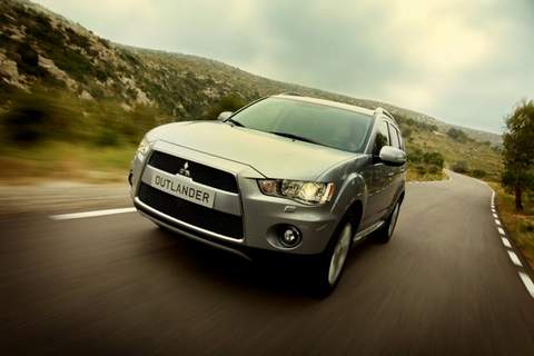 Mitsubishi (Митсубиси)Outlander XL [рестайлинг] кроссовер 2.4 CVT 4WD Ultimate S27 (2011) 2010–2012