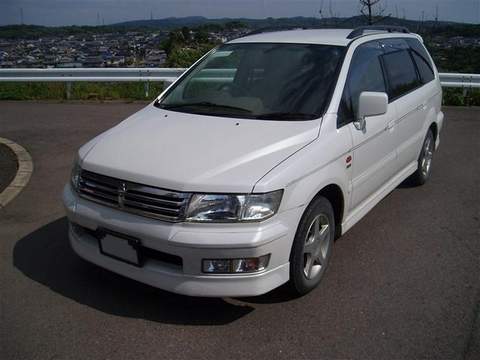 Mitsubishi (Митсубиси)Chariot 3 поколение минивэн 3.0 AT 2001–2003