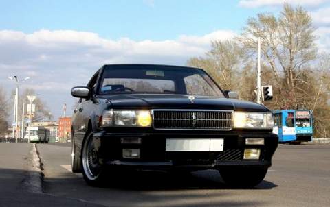 Nissan (Ниссан)Gloria Y31хардтоп 3.0 AT 1987–1991