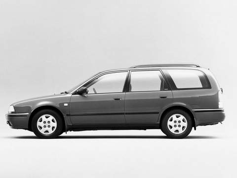 Nissan (Ниссан)Avenir W10универсал 1.6 MT 1991–1998