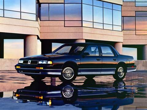 Oldsmobile (Олдсмобайл)Cutlass 5 поколение Ciera седан 2.2 AT 1992–1997