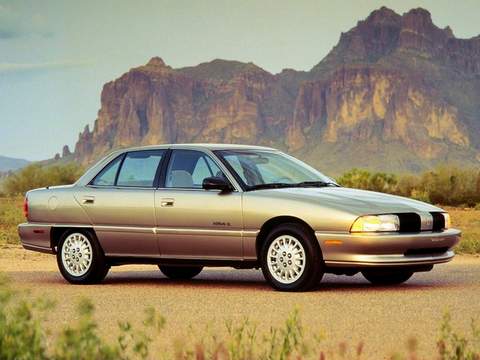 Oldsmobile (Олдсмобайл)Achieva 1 поколение седан 2.3 MT 1991–1993