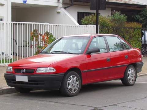 Opel (Опель)Astra F [рестайлинг] седан 1.8 MT 1994–1996