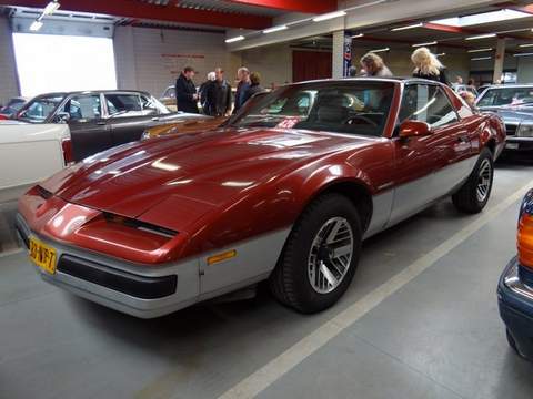 Pontiac (Понтиак)Firebird 3 поколение  [рестайлинг] Formula T-Roof тарга 5.0 MT 1986–1987