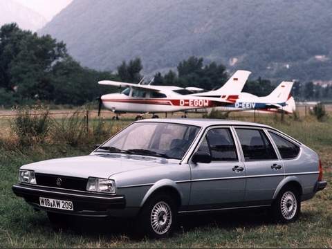 Volkswagen (Фольксваген)Passat B2хетчбэк 5-дв. 1.6 D AT 1981–1988